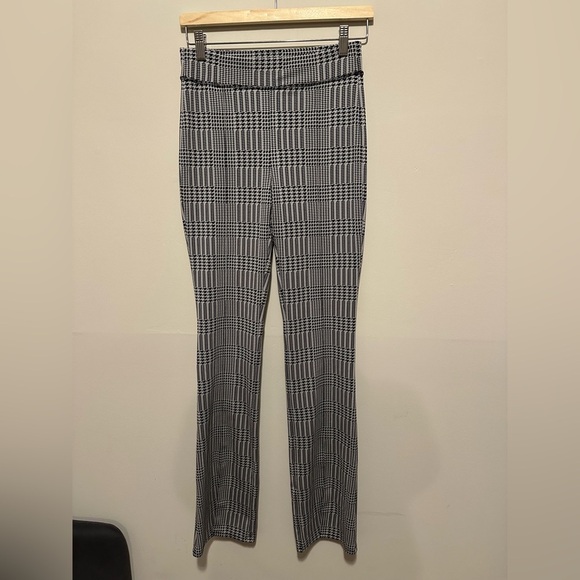 Alo Jacquard High-Waist Glenplaid Flutter Legging - Picture 5 of 16